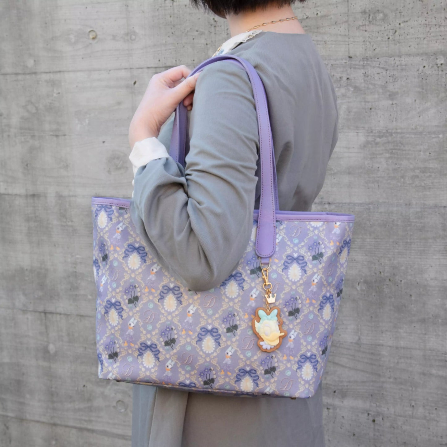 Daisy/Vintage Cake Tote Bag